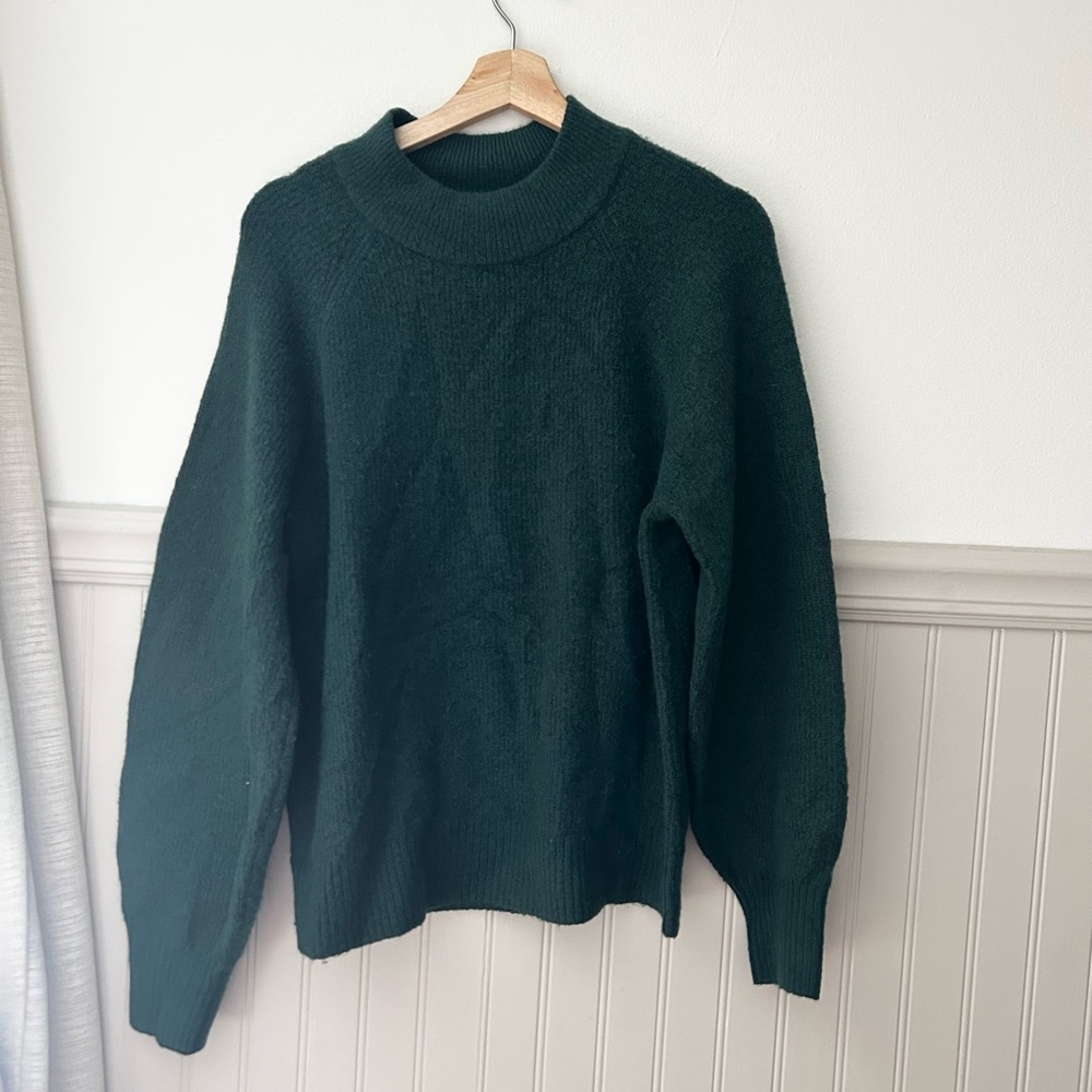 GAP Women’s Small Forest Green Sweater